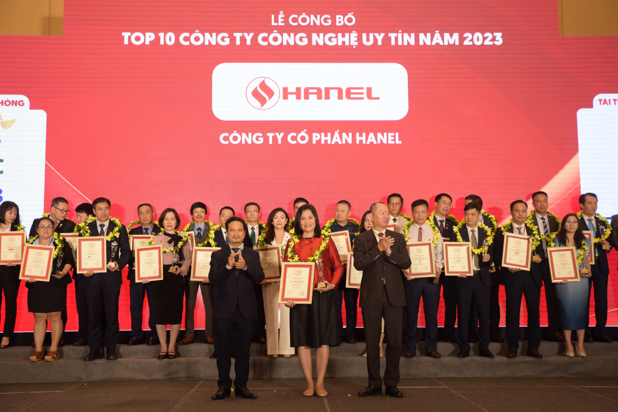 le cong bo top 10 cong ty uy tin nganh ngan hang bao hiem  cong nghe nam 2023 goi ten hanel hinh 1